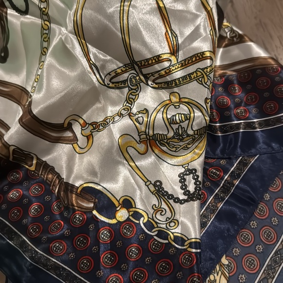 Elegant Soft Scarf - Picture 3 of 5